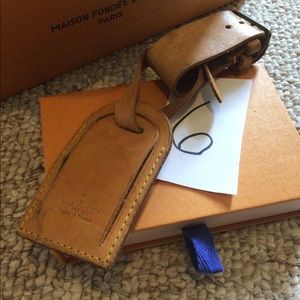 💯% Louis Vuitton large luggage tag and strap